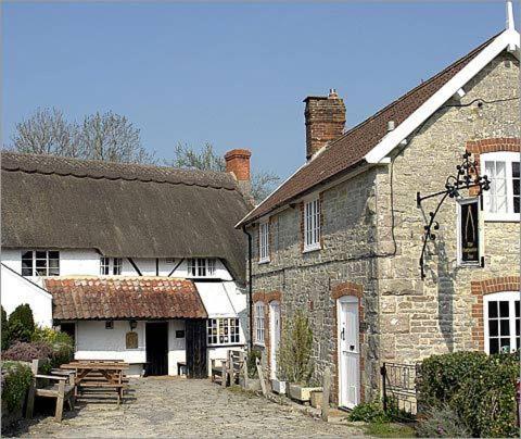 Compasses Inn Tisbury Exteriér fotografie